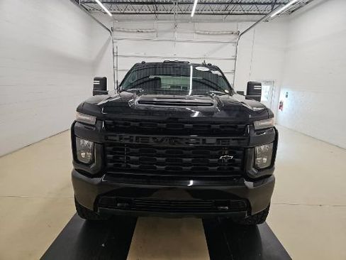 Used 2021 Chevrolet Silverado 2500 Custom w/ Custom Value Package AWD/4WD image 2