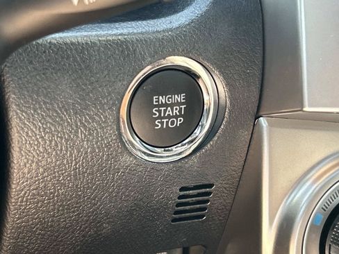 Used 2024 Toyota 4Runner Limited AWD/4WD image 31