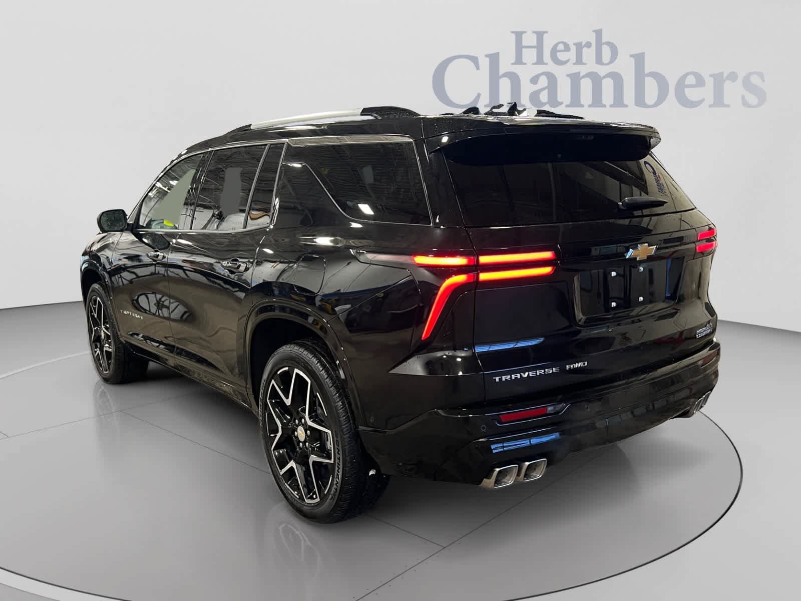 Used 2026 Chevrolet Traverse High Country w/ LPO, Floor Liner Package AWD/4WD image 3