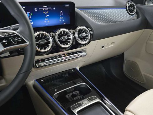 Certified 2026 Mercedes-Benz GLA 250 4MATIC image 34