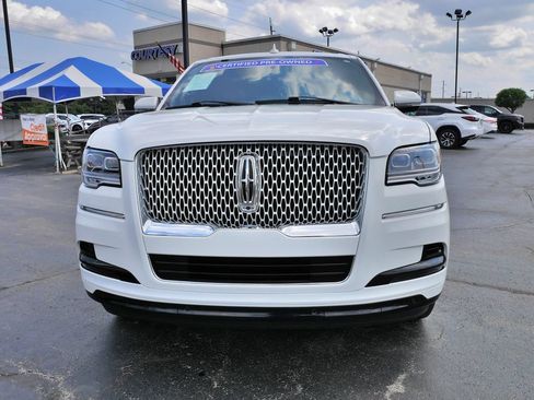 Used 2024 Lincoln Navigator L Reserve AWD/4WD image 2