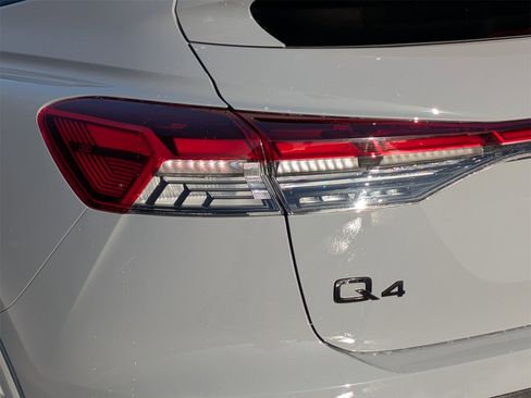 Used 2023 Audi Q4 e-tron Premium image 18