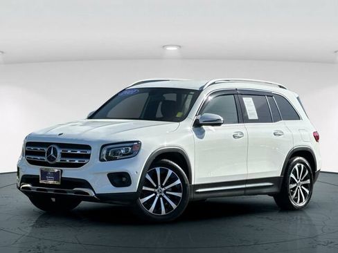 Used 2021 Mercedes-Benz GLB 250 4MATIC image 2