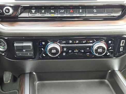 Certified 2025 GMC Sierra 2500 SLT w/ SLT Convenience Package AWD/4WD image 20