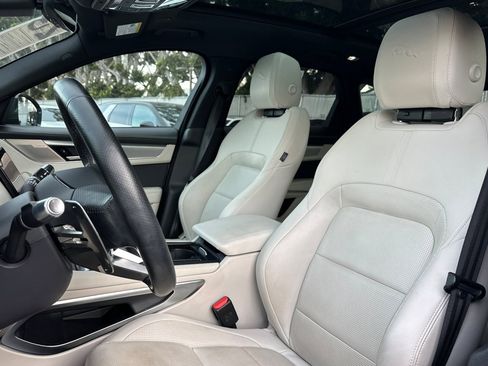 Used 2023 Jaguar F-PACE R-Dynamic S image 6