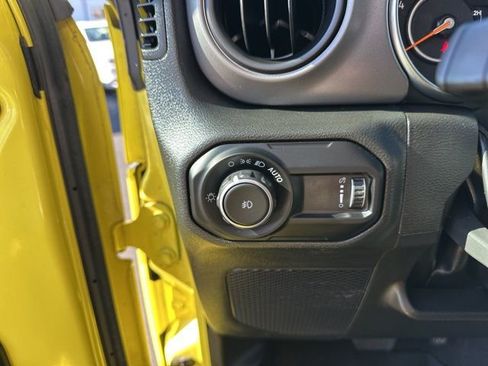 Used 2023 Jeep Wrangler Sport S image 15