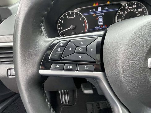 Used 2024 Nissan Altima 2.5 SV w/ SV Premium Package image 19