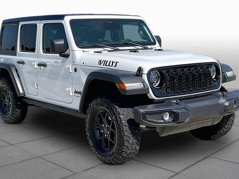Used 2025 Jeep Wrangler Unlimited Sport AWD/4WD image 3