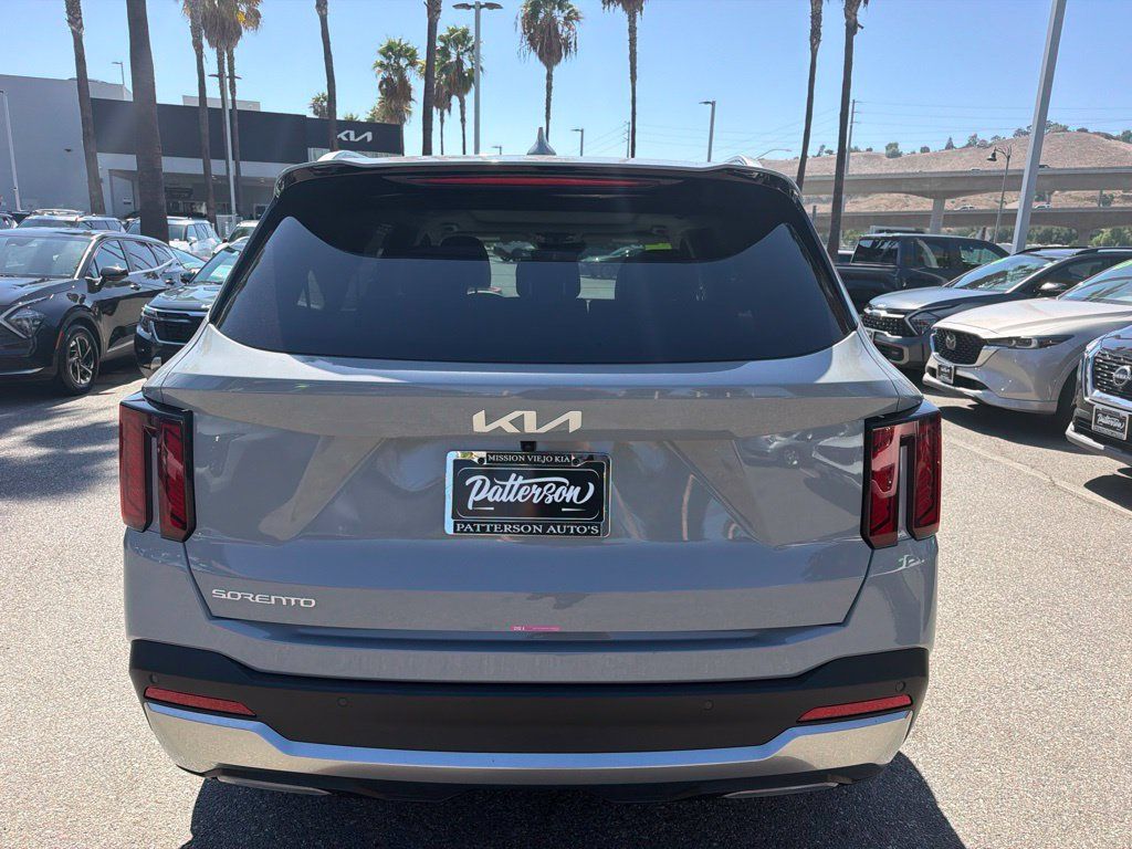 Certified 2026 Kia Sorento S w/ S Panoramic Sunroof Package FWD image 7