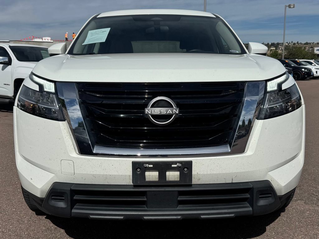 Used 2022 Nissan Pathfinder S AWD/4WD image 2