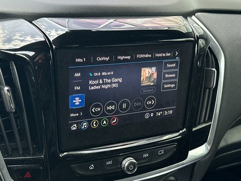 Used 2023 Chevrolet Traverse RS w/ LPO, Floor Liner Package AWD/4WD image 17
