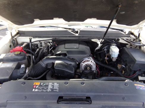 Used 2013 GMC Yukon XL Denali image 40