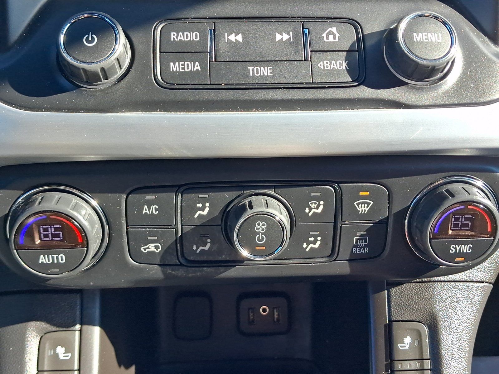 Used 2019 GMC Acadia SLT AWD/4WD image 17