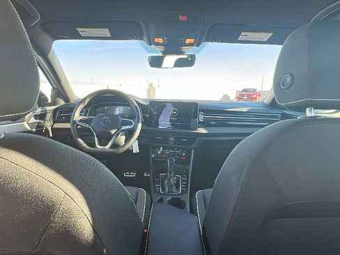 Used 2025 Volkswagen Jetta Sport image 28