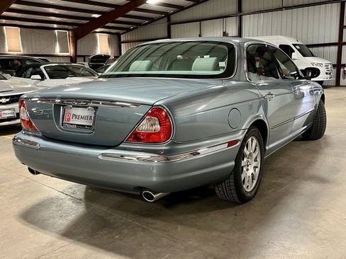 Used 2004 Jaguar XJ8 image 6