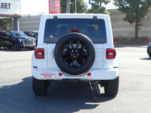 Used 2022 Jeep Wrangler Unlimited Sahara image 13