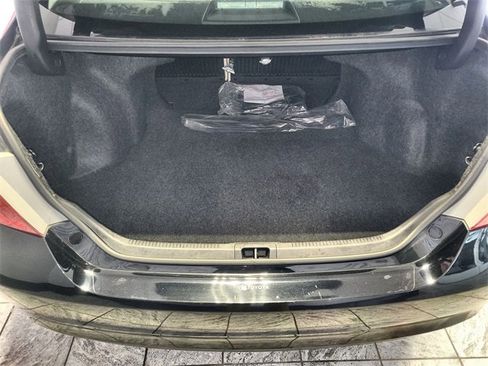 Used 2015 Toyota Camry XLE image 23