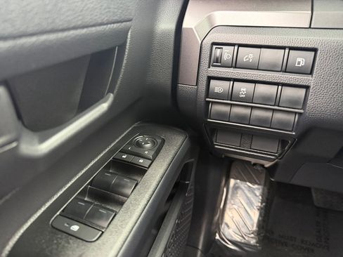 Certified 2025 Toyota 4Runner SR5 image 21