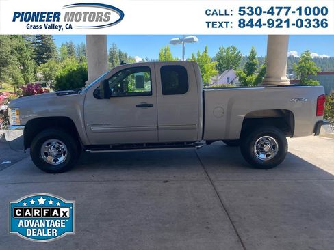 Used 2009 Chevrolet Silverado 2500 LT AWD/4WD image 1