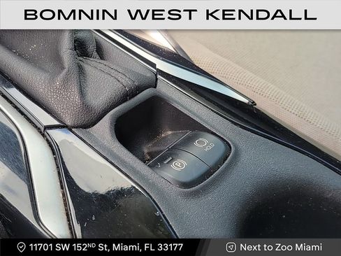 Used 2021 Toyota Corolla LE image 23