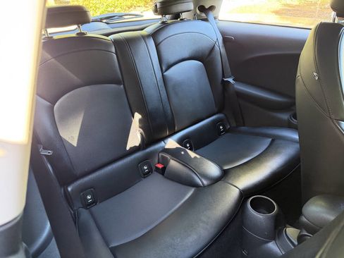 Used 2015 MINI Cooper 2-Door Hardtop image 16