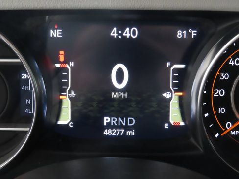 Used 2023 Jeep Wrangler Unlimited Sahara AWD/4WD image 11