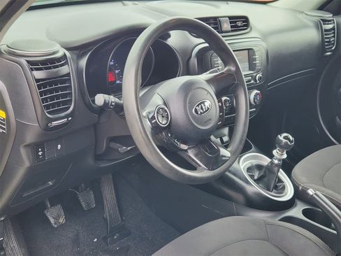 Used 2019 Kia Soul image 2