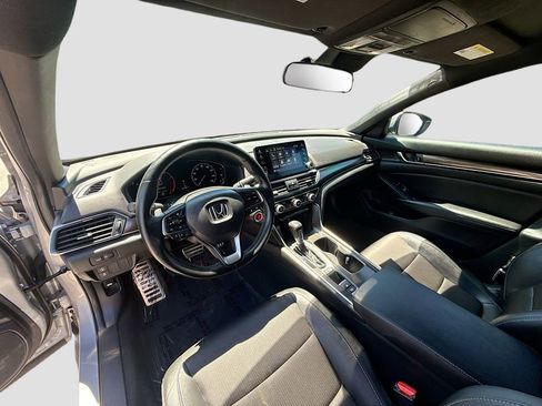 Used 2019 Honda Accord Sport image 9