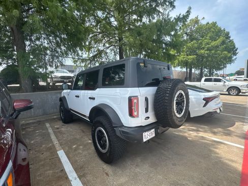 Used 2023 Ford Bronco Badlands AWD/4WD image 3