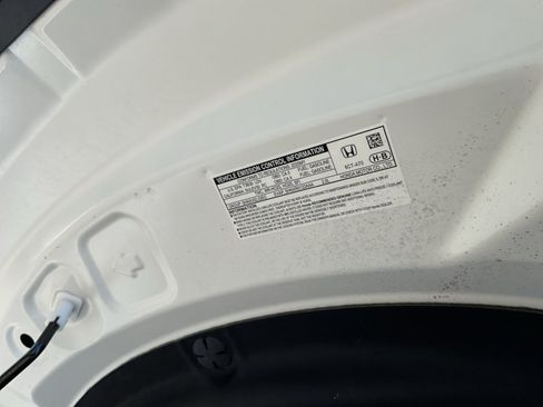 Used 2025 Honda HR-V LX image 23
