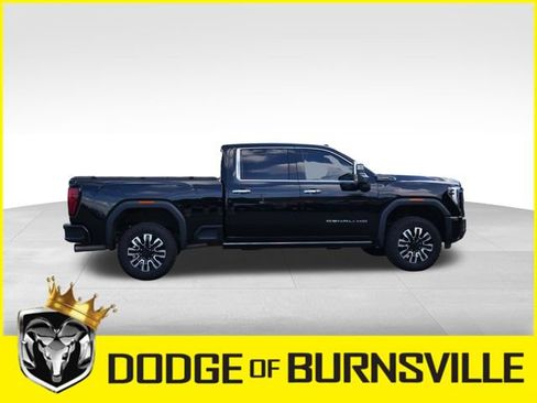 Used 2025 GMC Sierra 3500 Denali Ultimate w/ Snow Plow Prep/Camper Package AWD/4WD image 11