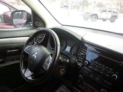 Used 2016 Mitsubishi Outlander ES image 8