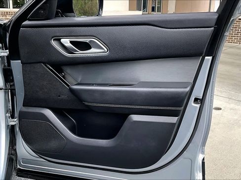 Used 2018 Land Rover Range Rover Velar S image 23
