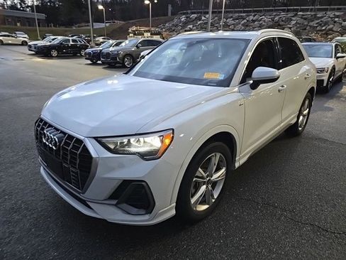 Used 2022 Audi Q3 2.0T Premium w/ Convenience Package image 16