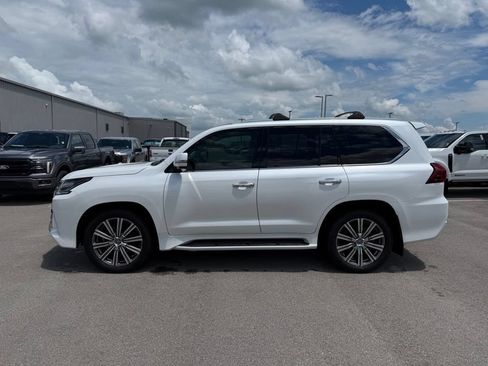 Used 2017 Lexus LX 570 4WD w/ Luxury Package image 22