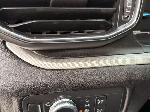 Certified 2022 Ford Explorer XLT w/ Equipment Group 202A image 17