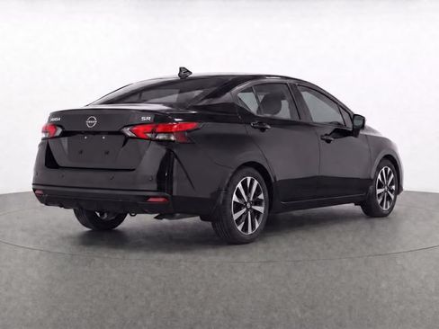 Used 2020 Nissan Versa SR w/ Convenience Package FWD image 4