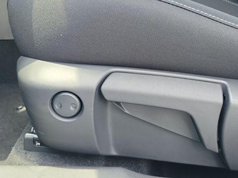 New 2026 Mitsubishi Outlander ES FWD image 21