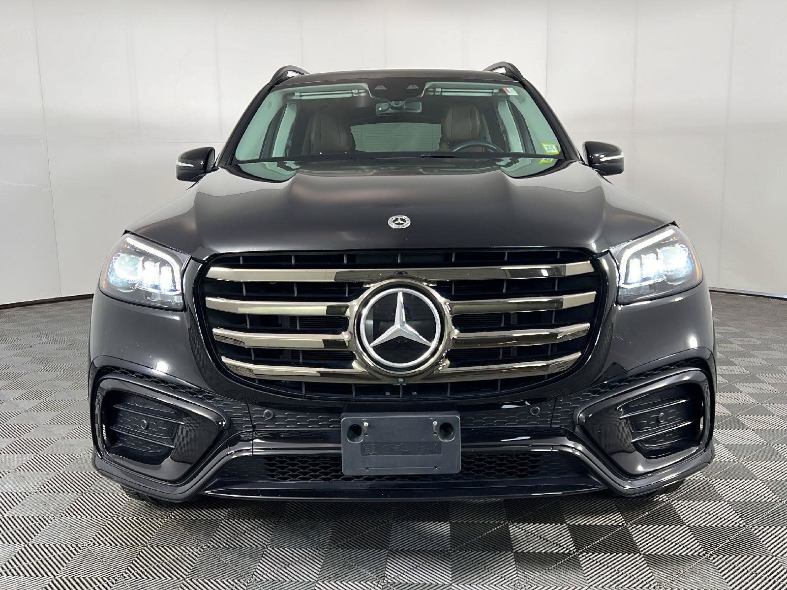 Used 2024 Mercedes-Benz GLS 580 4MATIC image 13