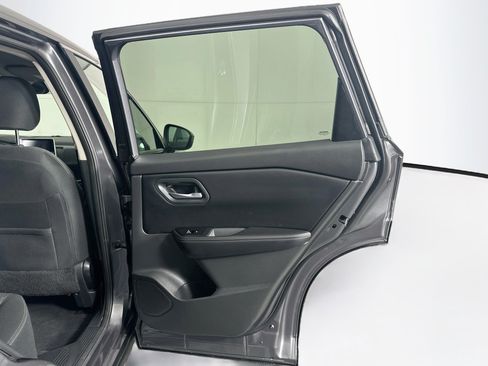 Used 2025 Nissan Rogue SV AWD/4WD image 30