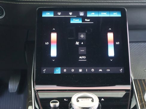 Certified 2025 Cadillac Escalade Premium Luxury AWD/4WD image 27