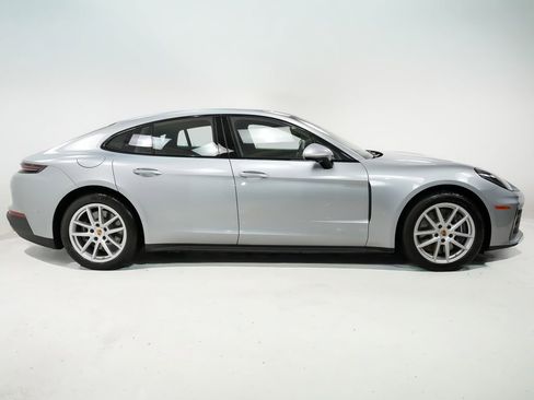 Used 2025 Porsche Panamera 4 E-Hybrid AWD/4WD image 9