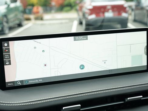 Used 2025 Genesis Electrified GV70 Advanced w/ Prestige Package image 31