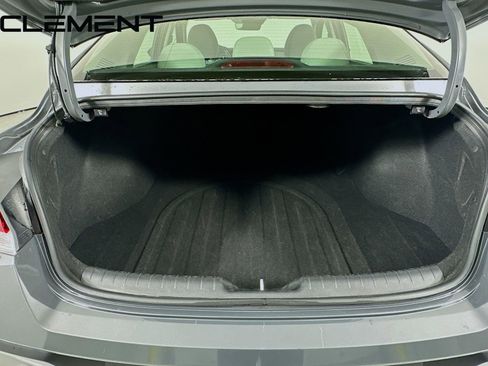 Certified 2024 Hyundai Elantra Limited FWD image 11