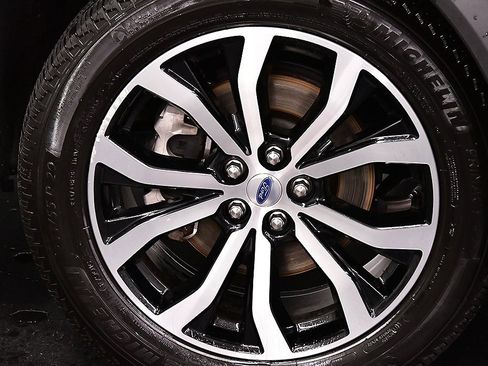 Used 2025 Ford Explorer ST-Line image 9