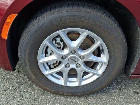 Used 2023 Chrysler Voyager LX image 8