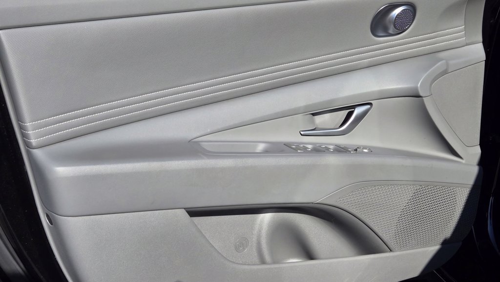 Used 2026 Hyundai Elantra SEL Sport Premium FWD image 15