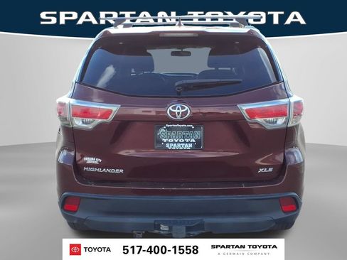 Used 2015 Toyota Highlander XLE FWD image 8