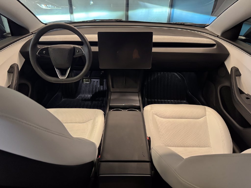 Used 2025 Tesla Model 3 Long Range AWD/4WD image 9