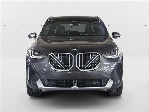 Used 2025 BMW X3 xDrive30i w/ Premium Package image 2